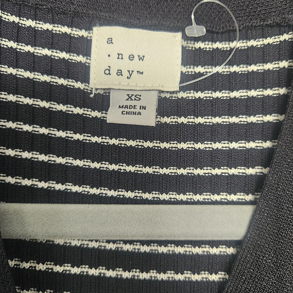 a new day Black and White Long Sleeve Dress Xs But Are Strech - Picture 3 of 7